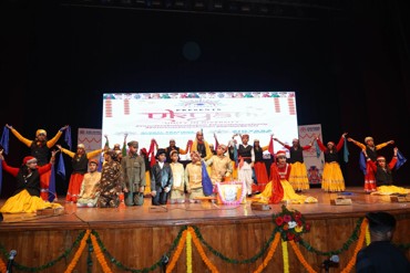 "Rangilo Re! GPIS Annual Day Celebrations: A Gujarati Extravaganza!"